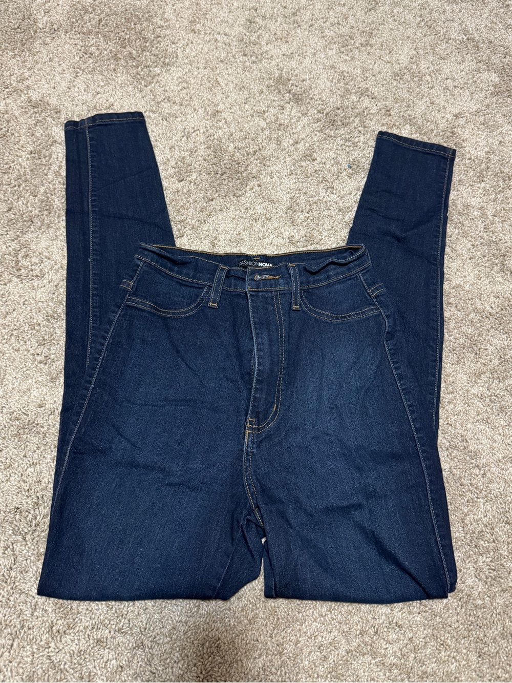 7 (W27) Women’s Fashion Nova Dark Skinny Jeans